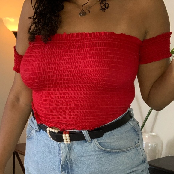 Red cropped top - Picture 2 of 4